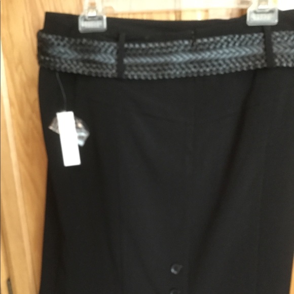 Women’s New Larry Levine black skirt - Picture 2 of 8